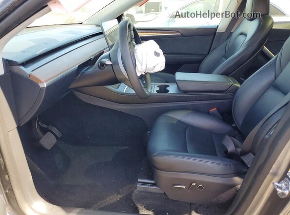 7SAYGDED7RF211585 2024 TESLA MODEL Серый Вид салона спереди