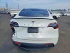 2025 Tesla Model Y White vin: 7SAYGDED8SF270764