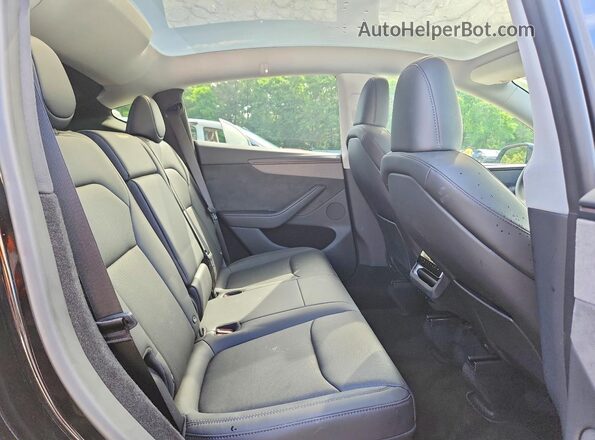 7SAYGDEDXTA437348 2026 TESLA MODEL Black Rear seats view