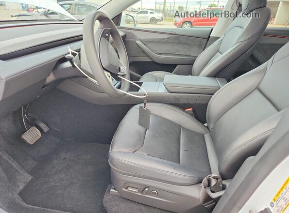 7SAYGDEDXTF407138 2026 TESLA MODEL Белый Вид салона спереди