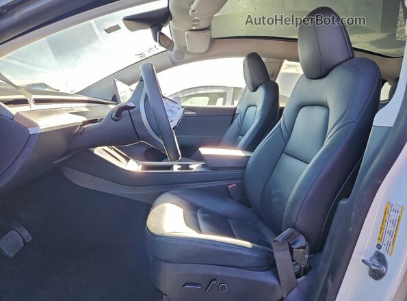 7SAYGDEE0PA077764 2023 TESLA MODEL White წინა სალონის ხედი