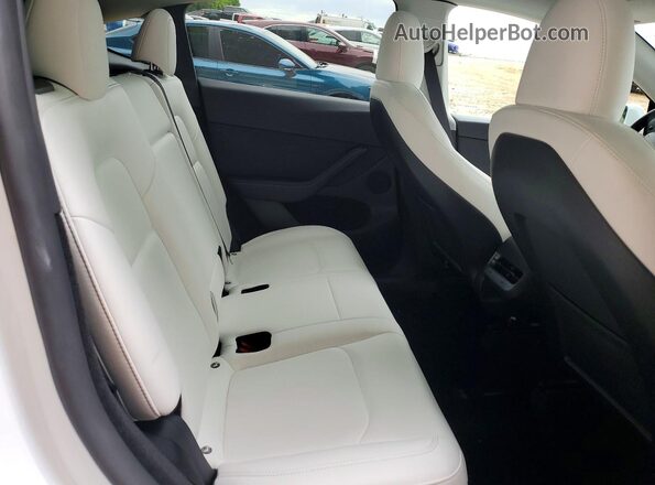 7SAYGDEE0PF795382 2023 TESLA MODEL White უკანა სავარძლების ხედი
