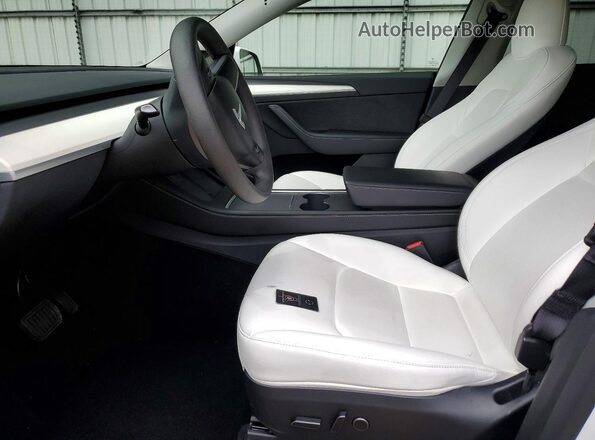 7SAYGDEE0PF795382 2023 TESLA MODEL White წინა სალონის ხედი