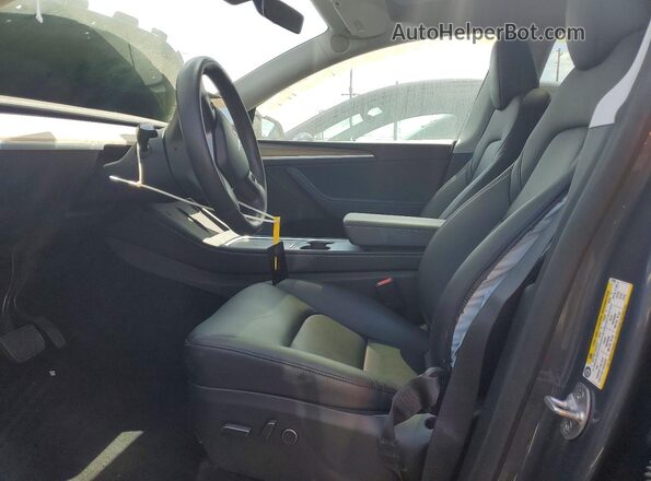 7SAYGDEE0RA217220 2024 TESLA MODEL Gray Front interior view