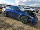 2024 Tesla Model Y Blue vin: 7SAYGDEE0RF198140