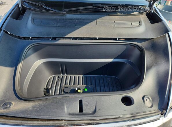 7SAYGDEE0TA381591 2026 TESLA MODEL Gray Widok komory silnika