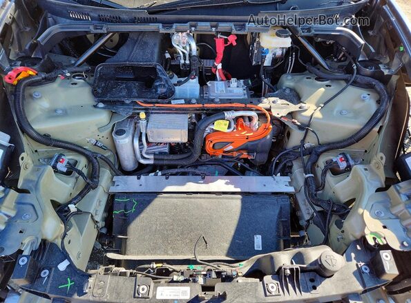 7SAYGDEE0TF372926 2026 TESLA MODEL Gray ძრავის განყოფილების ხედი