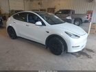 2022 Tesla Model Y Long Range Dual Motor All-wheel Drive White vin: 7SAYGDEE1NF317761
