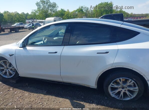 7SAYGDEE1PA090071 2023 TESLA MODEL Y White Սալոնի 360 աստիճան տեսք