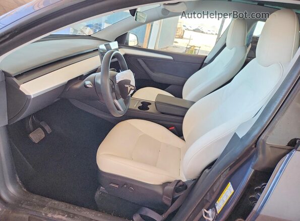 7SAYGDEE1PA154822 2023 TESLA MODEL Серый Вид салона спереди