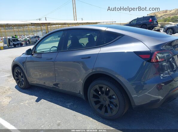 7SAYGDEE1PF891361 2023 TESLA MODEL Y Gray Widok wnętrza 360 stopni