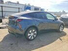 2024 Tesla Model Y Gray vin: 7SAYGDEE1RA222684