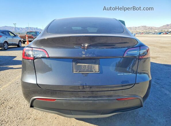 7SAYGDEE1RF994685 2024 TESLA MODEL Gray Widok z tyłu