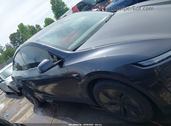7SAYGDEE1TA393913 2026 TESLA MODEL Y Gray ხელსაწყოთა პანელის ხედი