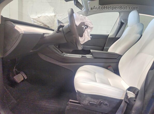 7SAYGDEE2PF610247 2023 TESLA MODEL Угольный Вид салона спереди