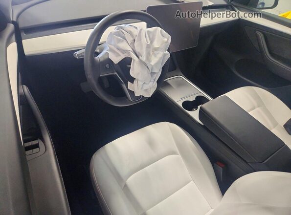 7SAYGDEE2PF610247 2023 TESLA MODEL Угольный Вид панели приборов