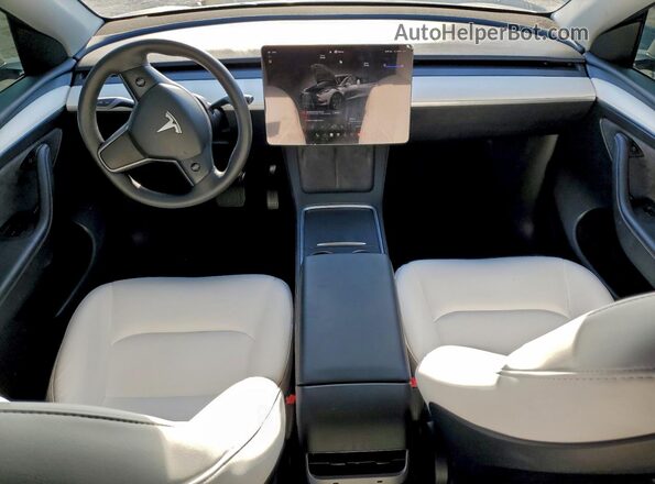 7SAYGDEE2SF279176 2025 TESLA MODEL Серый Вид панели приборов