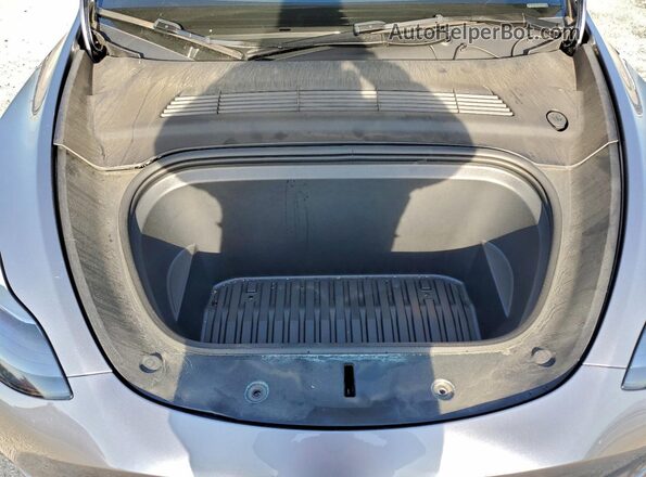 7SAYGDEE2SF279176 2025 TESLA MODEL Серый Вид подкапотного пространства