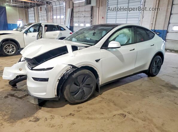 7SAYGDEE2TA584692 2026 TESLA MODEL White Առջևի ձախ երեք քառորդ տեսարան