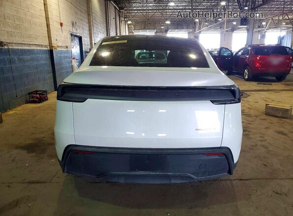 7SAYGDEE2TA584692 2026 TESLA MODEL White Հետևի տեսք