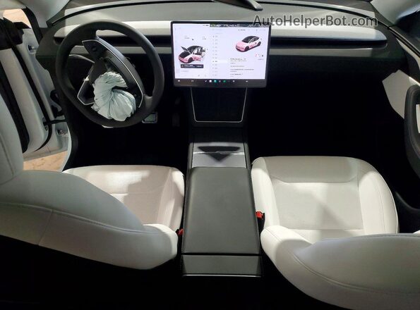 7SAYGDEE2TA584692 2026 TESLA MODEL White Առջևի վահանակի տեսք