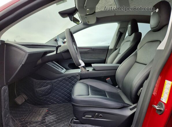 7SAYGDEE2TF330161 2026 TESLA MODEL Maroon Вид салону спереду