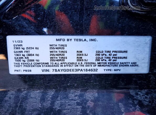 7SAYGDEE3PA184632 2023 TESLA MODEL Черный Вид подкапотного пространства