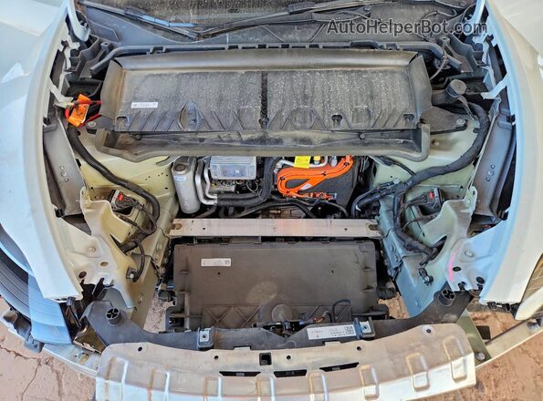 7SAYGDEE3PF675916 2023 TESLA MODEL White Vista del compartimento del motor
