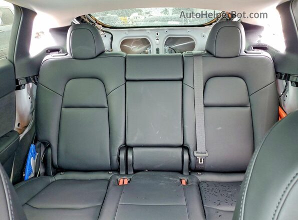 7SAYGDEE3PF814474 2023 TESLA MODEL White Vista de los asientos traseros