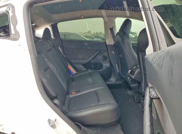 7SAYGDEE3PF814474 2023 TESLA MODEL White Vista interior trasera