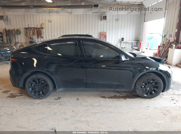7SAYGDEE3PF838077 2023 TESLA MODEL Y Black ხელსაწყოთა პანელის ხედი