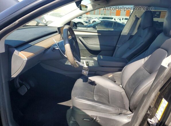 7SAYGDEE3PF908953 2023 TESLA MODEL Черный Вид салона спереди
