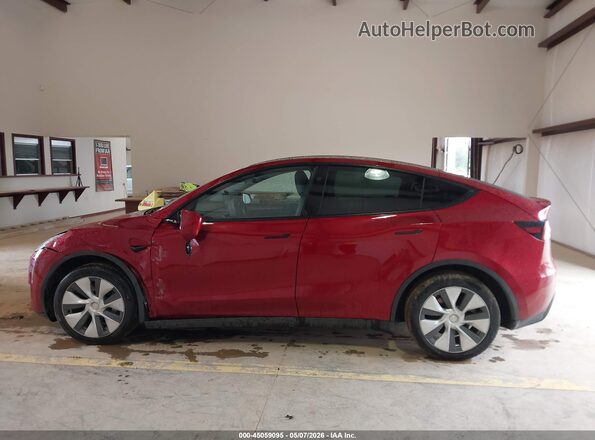 7SAYGDEE3RA289741 2024 TESLA MODEL Y Red Widok wnętrza 360 stopni