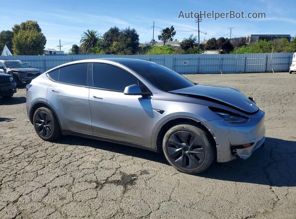 7SAYGDEE3RA295605 2024 TESLA MODEL Silver Передня права чверть