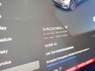 2024 Tesla Model Y Silver vin: 7SAYGDEE3RA295605