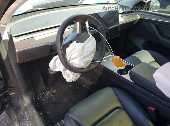 7SAYGDEE3RF027141 2024 TESLA MODEL Gray Dashboard view