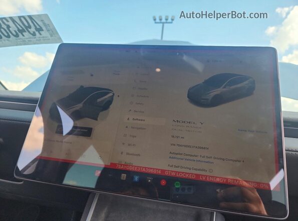 7SAYGDEE3TA396814 2026 TESLA MODEL Silver ხელსაწყოთა პანელის ხედი