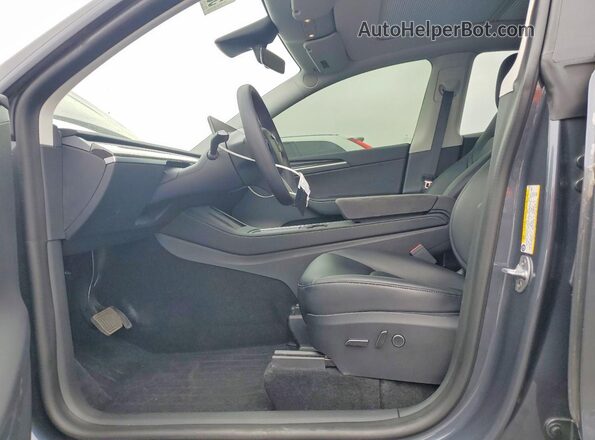 7SAYGDEE4PA033251 2023 TESLA MODEL Black Front interior view
