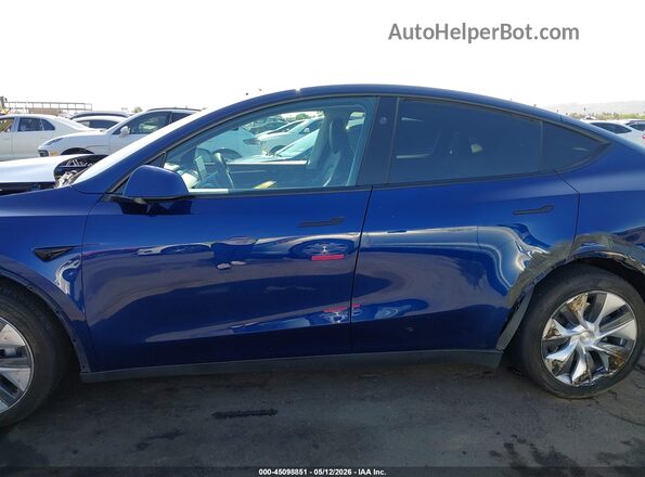 7SAYGDEE4PF910954 2023 TESLA MODEL Y Blue Widok wnętrza 360 stopni