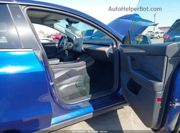 7SAYGDEE4PF910954 2023 TESLA MODEL Y Blue Widok wnętrza z przodu