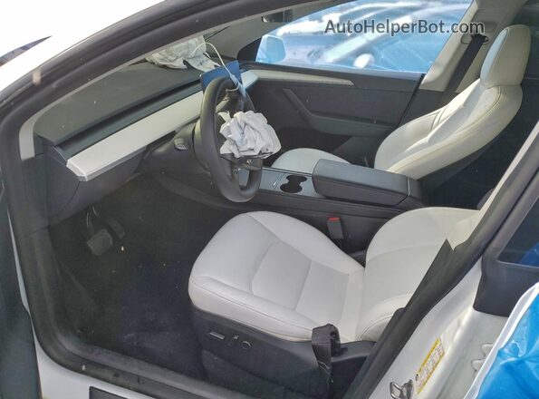 7SAYGDEE4SA355042 2025 TESLA MODEL White Vista interior delantera