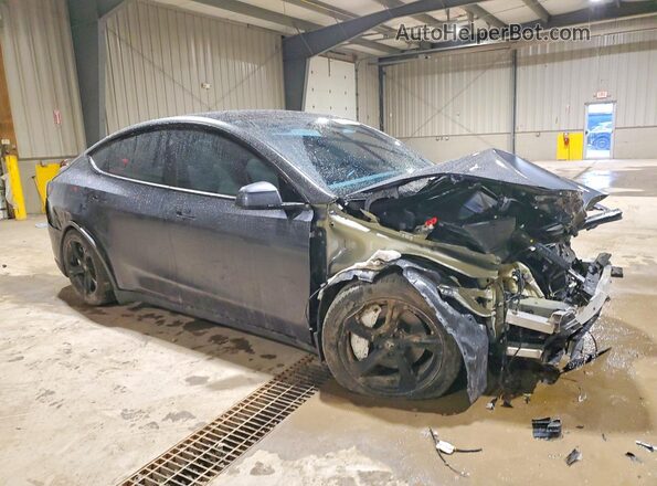 7SAYGDEE4TA443400 2026 TESLA MODEL Gray Przód prawy