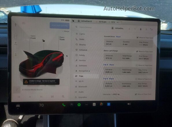 7SAYGDEE4TA580935 2026 TESLA MODEL Gray Widok zestawu wskaźników