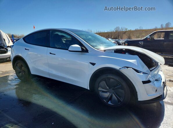 7SAYGDEE4TF573048 2026 TESLA MODEL White Przód prawy