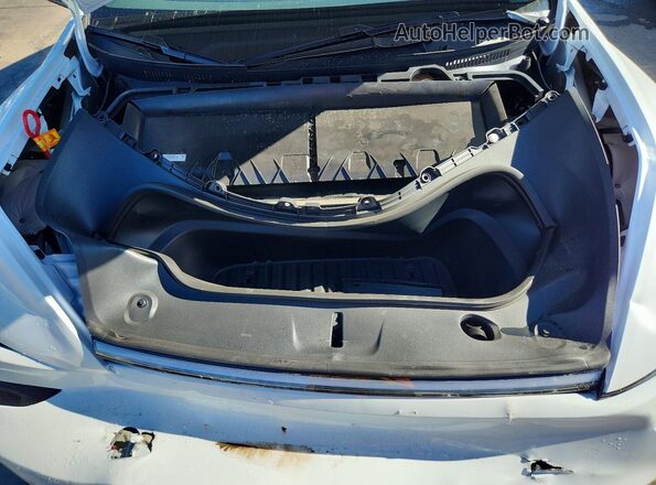 7SAYGDEE4TF573048 2026 TESLA MODEL White Widok komory silnika