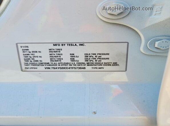 7SAYGDEE4TF573048 2026 TESLA MODEL White Widok naklejki z numerem VIN