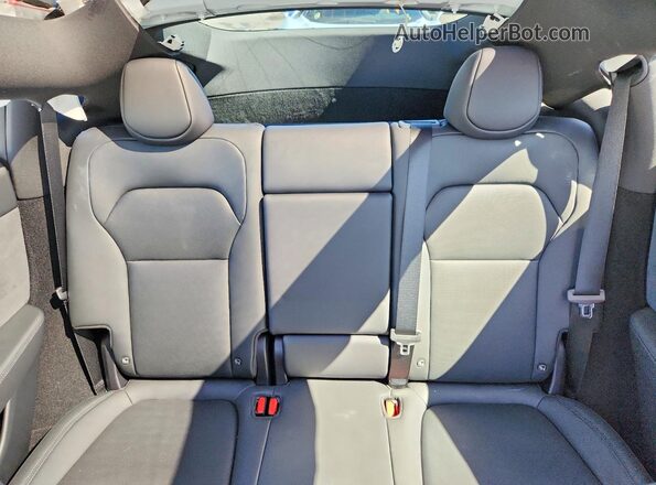 7SAYGDEE4TF573048 2026 TESLA MODEL White Widok tylnych siedzeń
