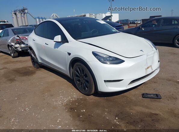 7SAYGDEE5NF426109 2022 TESLA MODEL Y Белый Передняя правая четверть