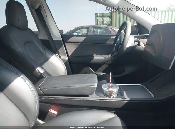 7SAYGDEE5NF426109 2022 TESLA MODEL Y Белый Вид салона спереди