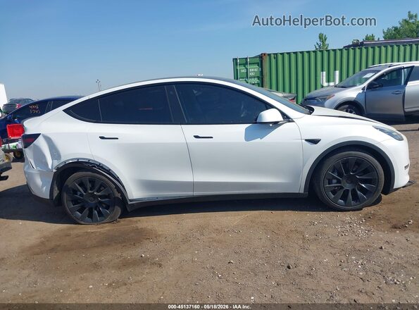 7SAYGDEE5NF426109 2022 TESLA MODEL Y Белый Вид задней части салона